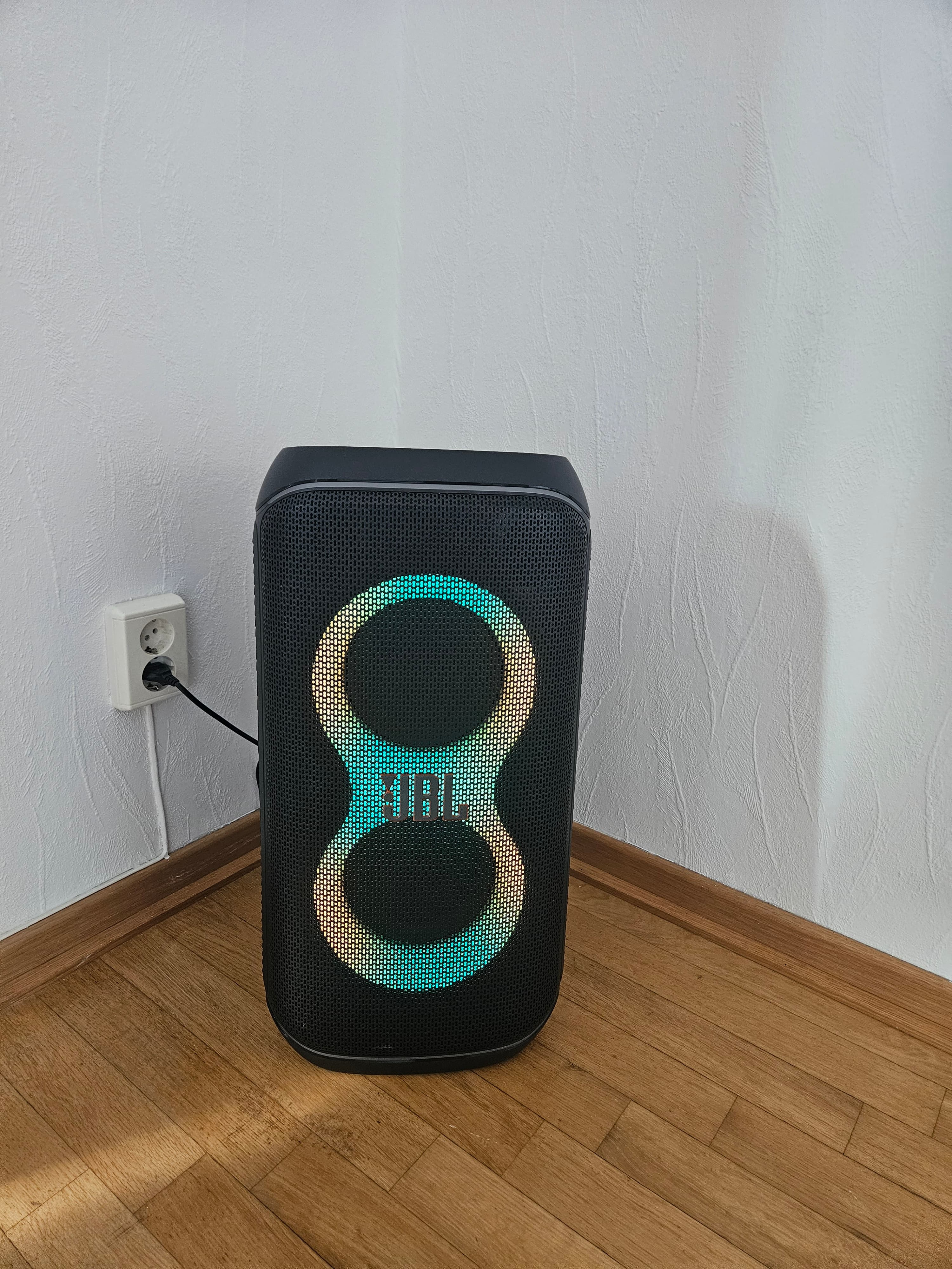 JBL PartyBox 120- Leistungsstarker Party-Lautsprecher mit Lichteffekten